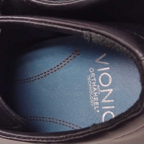 Vionic shoes men formal style  size 7 black color - Picture 14 of 16